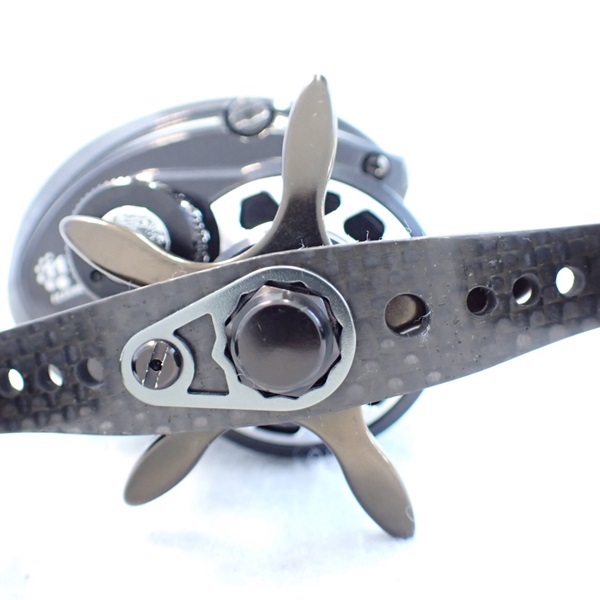 レボＬＴＺ ＡＥレーシング右